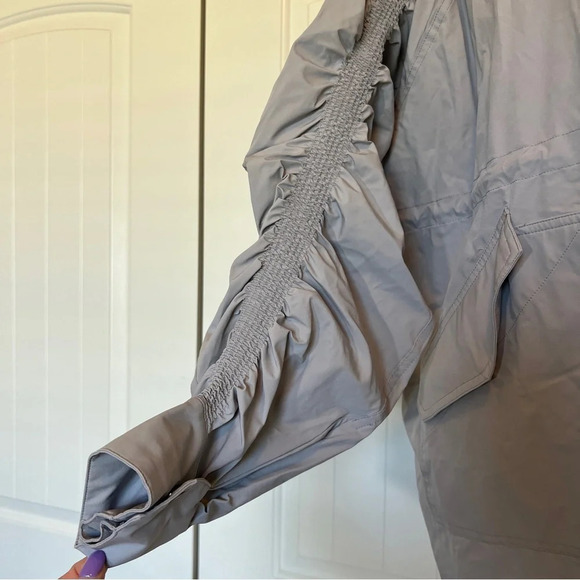 Fabletics GIANA Jacket Light haze Grey Weather Resistant Womens Small S Small - Picture 3 of 10